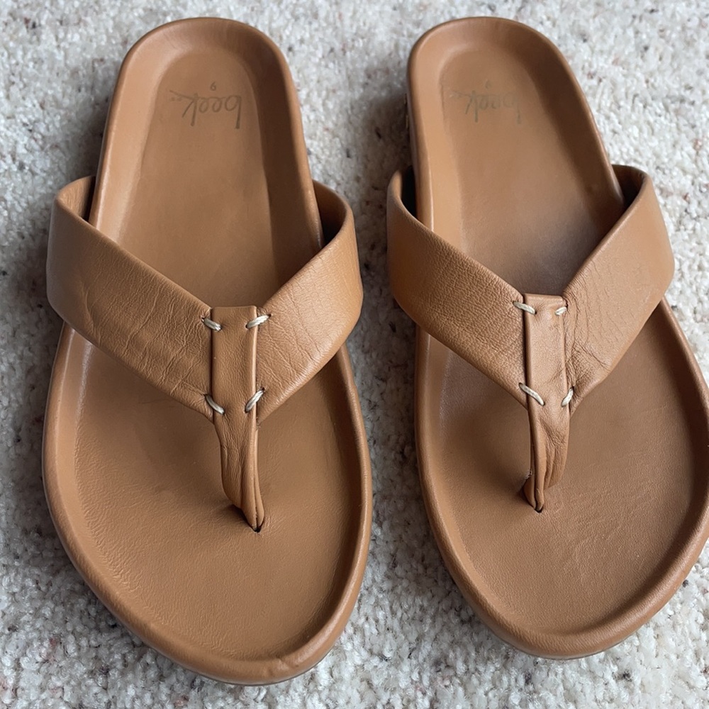 BEEK Ani Flip-Flops sz 9